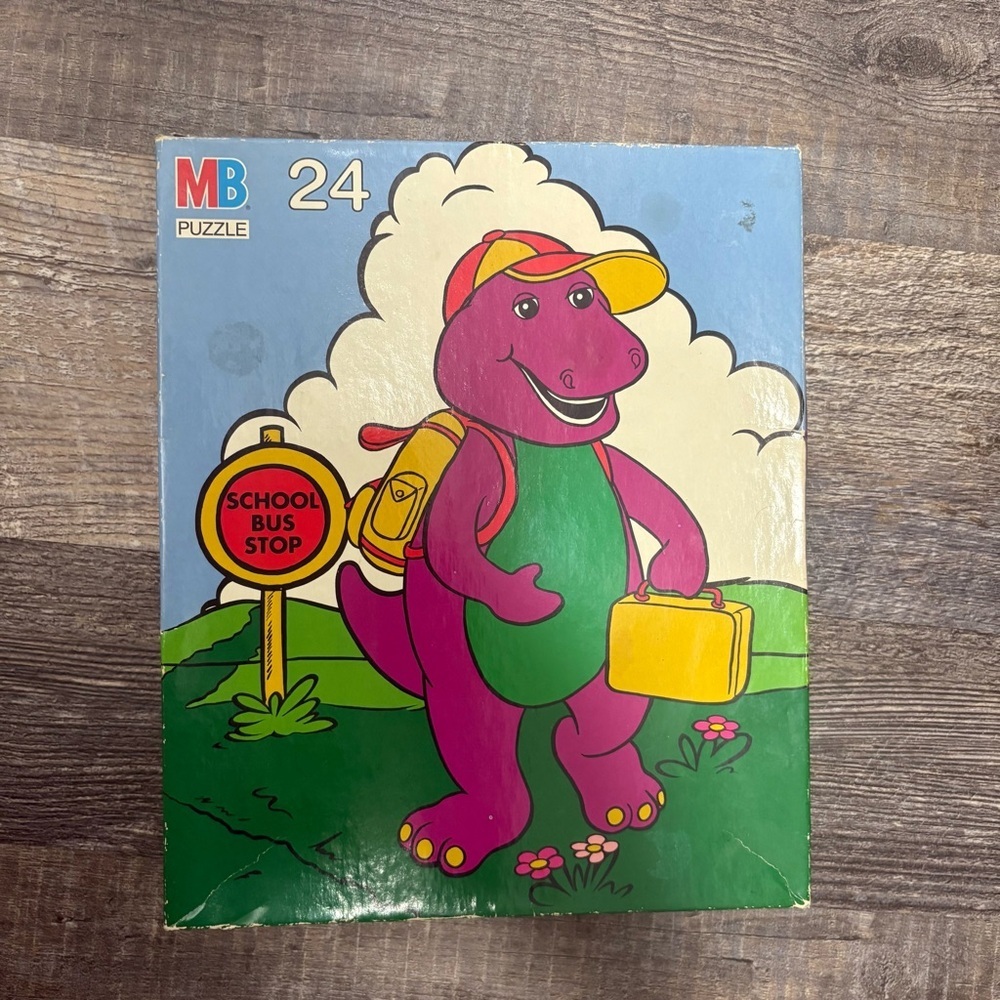 VINTAGE 1993 Milton Bradley BARNEY COMPLETE Puzzle set 24 pieces